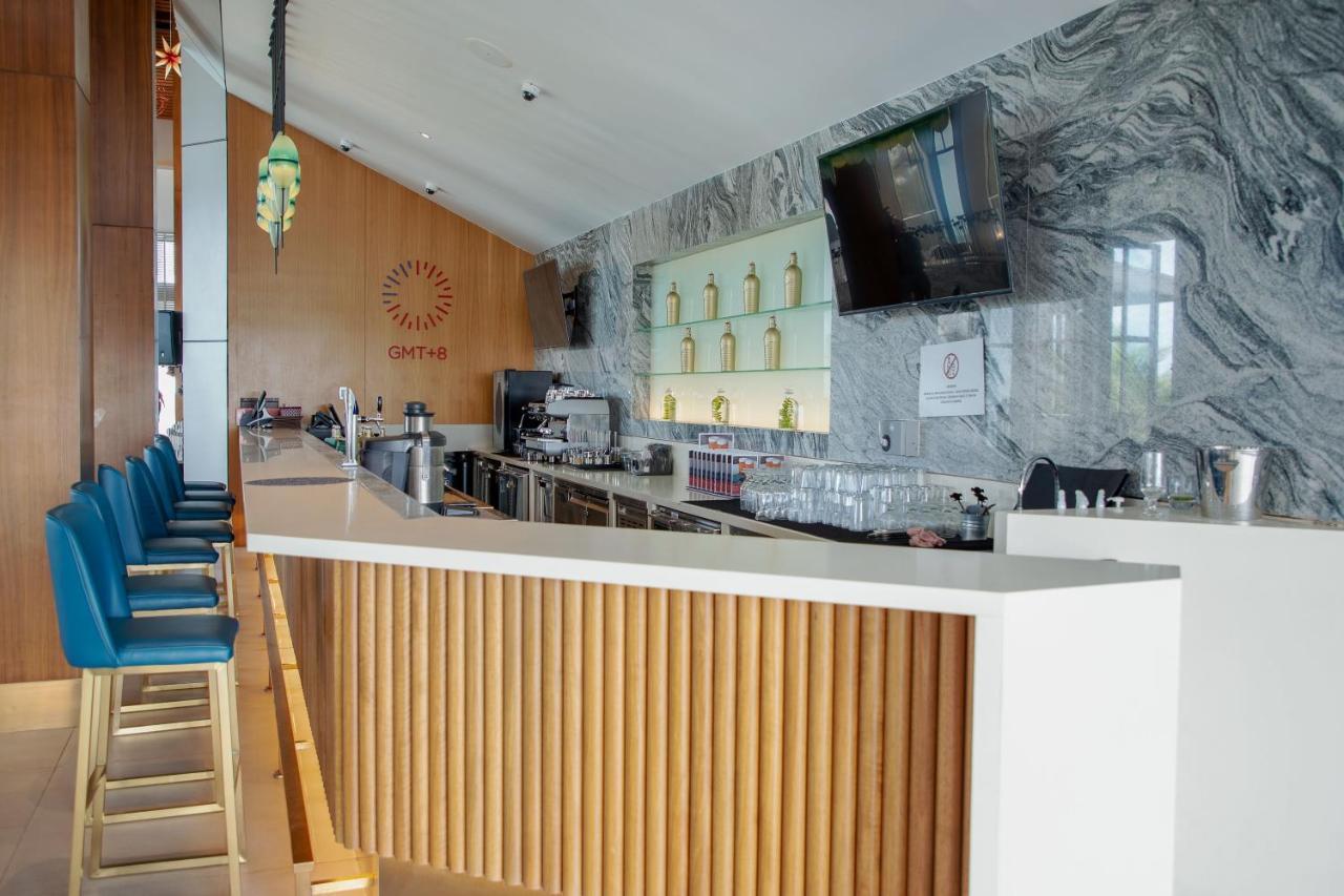 Hard Rock Hotel Desaru Coast Экстерьер фото The bar at the 19th floor